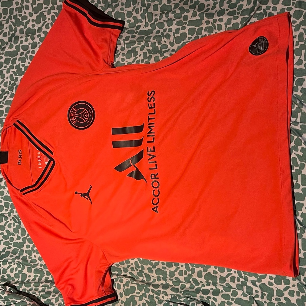 Size medium authentic Jordan PSG Jersey (used)